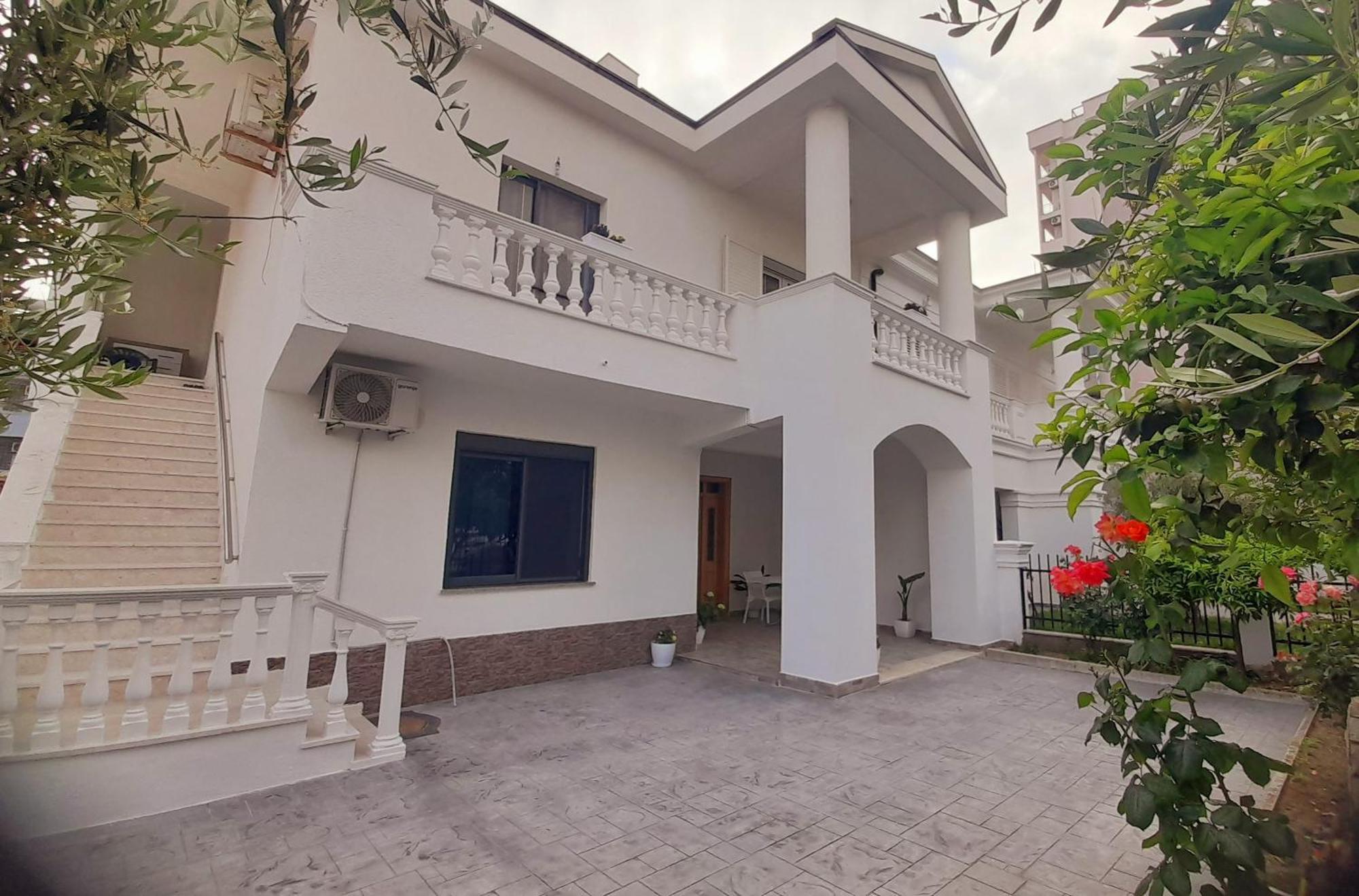 Villa Kurti Durrës Eksteriør billede